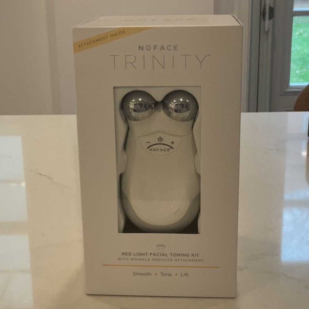 NuFace Trinity with Red Light Facial Toning Kit